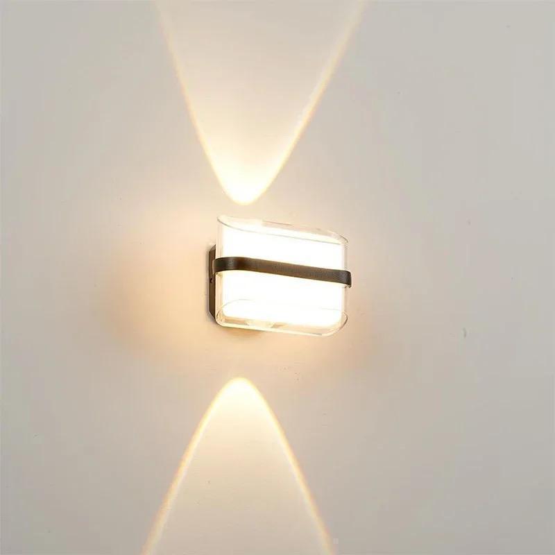 Elegant modern LED wall light