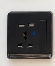 13A Single Socket with Switch and USB Ports – Black